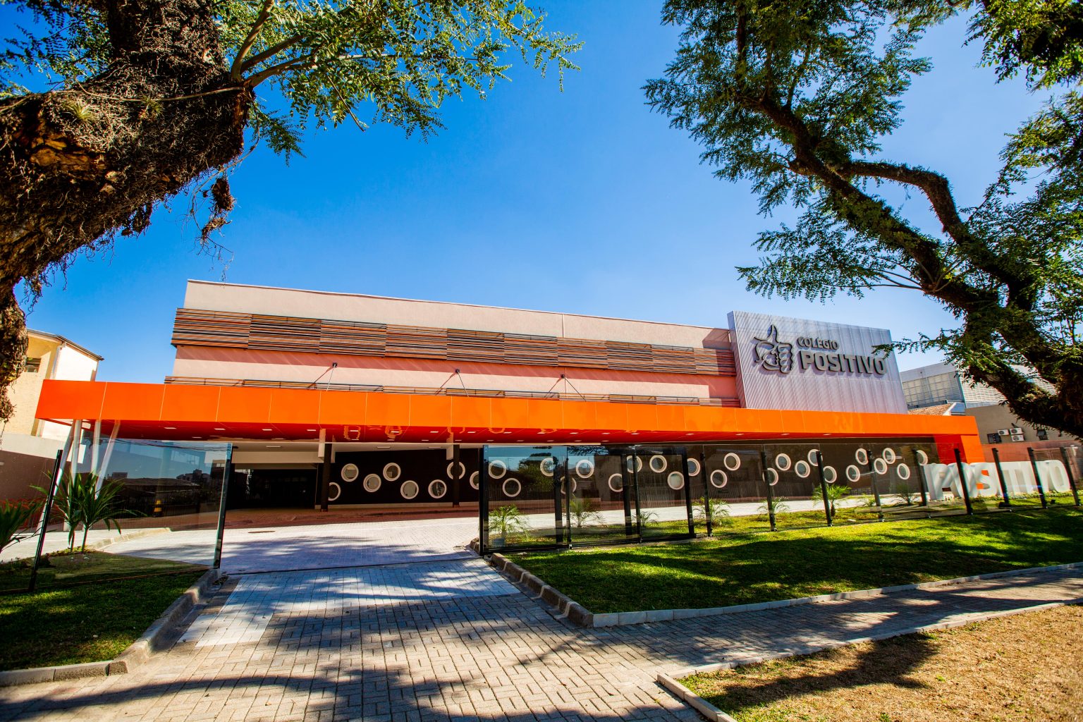 Gincana drive-thru inicia comemorações do Dia das crianças