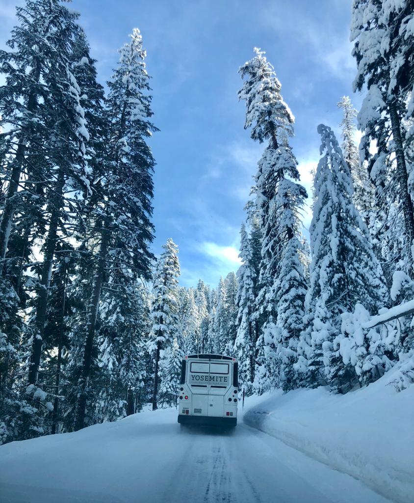 YOSEMITE com neve, filhos e motorhome